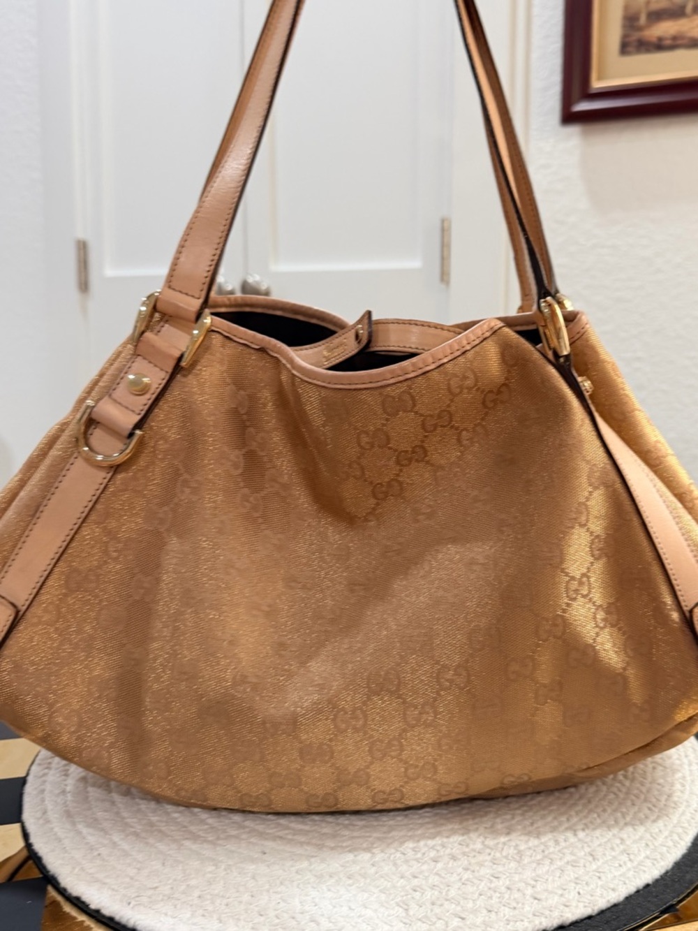 Beautiful Gucci GG Canvas Abbey Medium Shoulder Bag - with COA & Gucci Dustie ❣️